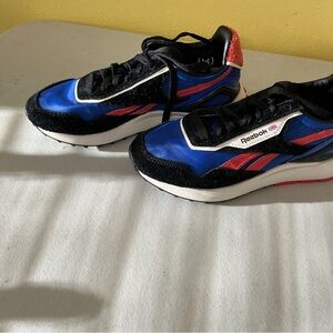Reebok Black and Blue Athletic Shoes with Red Detail Kids Size 4